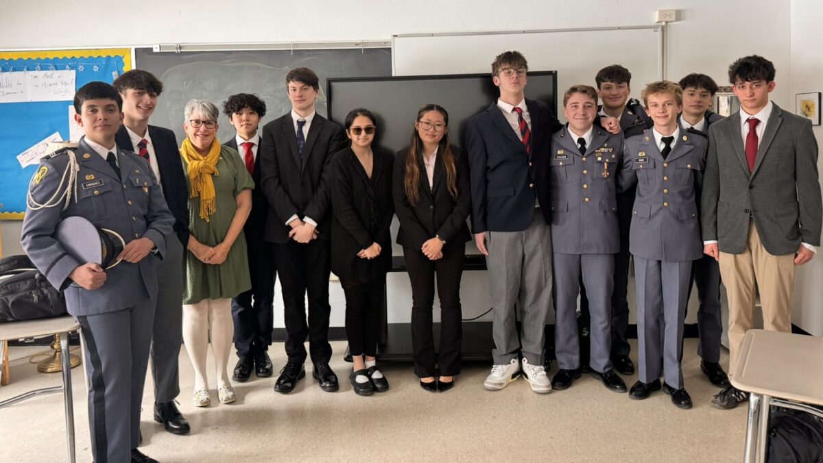 AP Capstone students pose after a Think Tank experience